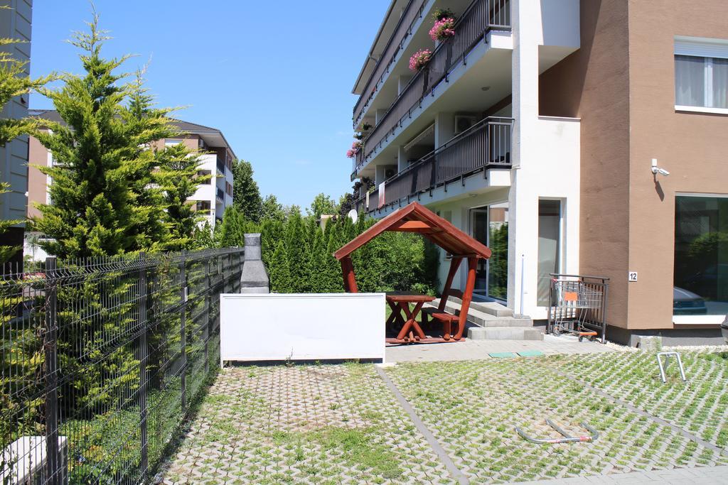 Bamboo Wellness Apartment Siófok Exterior foto