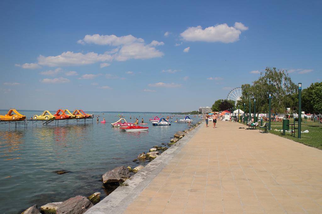 Bamboo Wellness Apartment Siófok Exterior foto